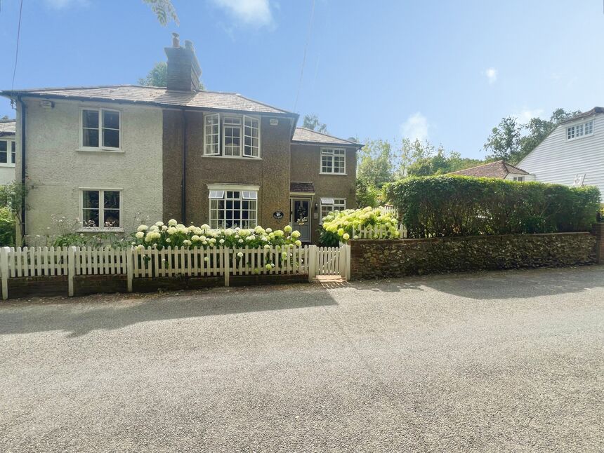 Main image of 2 bedroom Semi Detached House for sale, The Street, Newnham, Kent, ME9