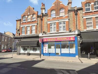 3 bedroom Mid Terrace House for sale
