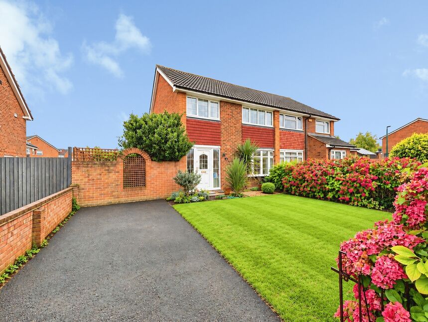 Main image of 3 bedroom Semi Detached House for sale, Station Road, Teynham, Kent, ME9