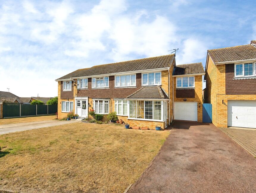 Main image of 4 bedroom Semi Detached House to rent, Columbia Avenue, Whitstable, Kent, CT5