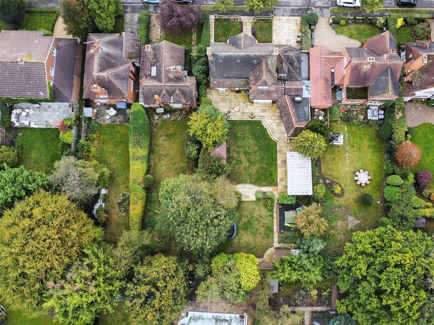 4 bedroom Detached House for sale, Meadway, Gidea Park, RM2 £1,225,000