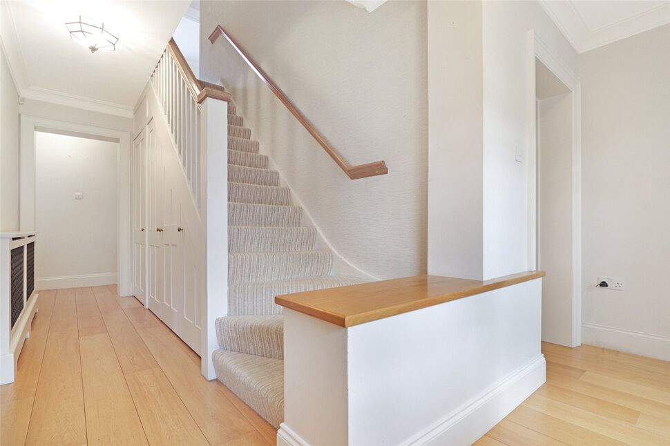 4 bedroom Detached House for sale, Risebridge Road, Gidea Park, RM2 £