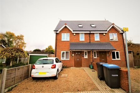6 bedroom Semi Detached House to rent