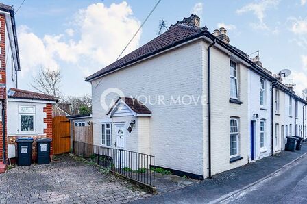 Albert Road, 3 bedroom End Terrace House to rent, £2,025 pcm