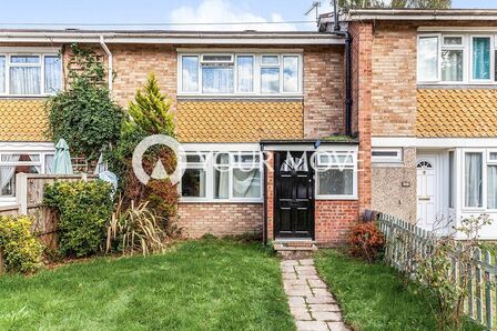 Linden Court, 6 bedroom Mid Terrace House to rent, £2,700 pcm