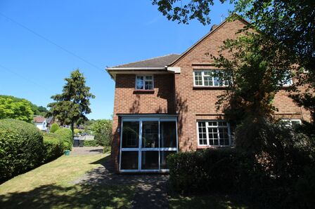 Spring Rise, 4 bedroom Semi Detached House to rent, £2,500 pcm