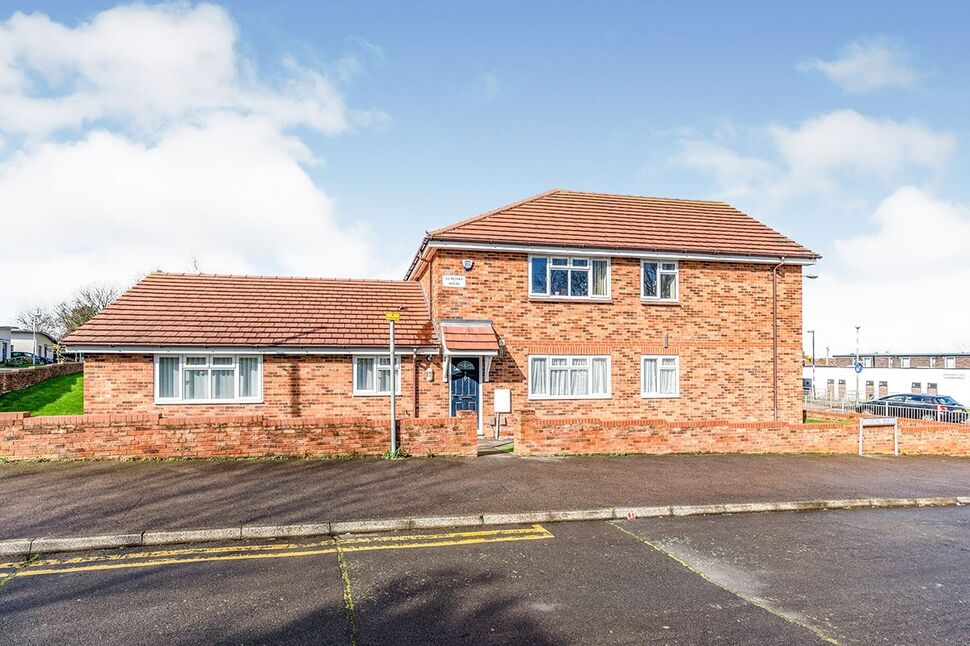 Main image of 2 bedroom Flat to rent, Charing Road, Gillingham, Kent, ME8