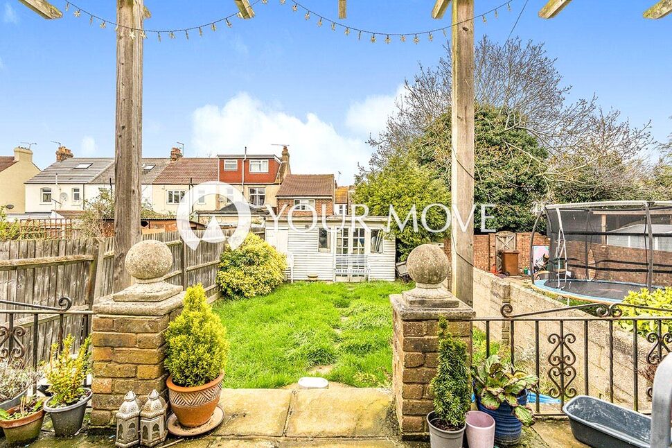 5 bedroom Mid Terrace House for sale, Alexandra Avenue, Gillingham, ME7