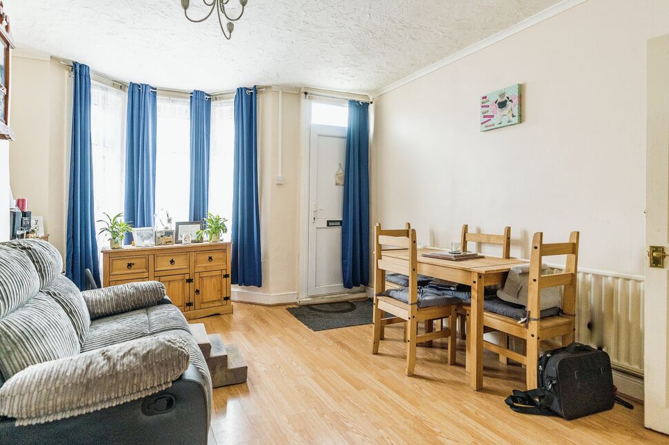 3 bedroom Mid Terrace House for sale, Burnt Oak Terrace, Gillingham
