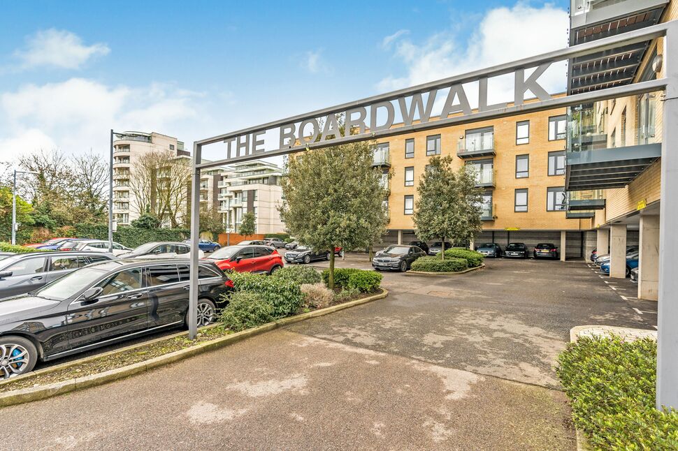 3 bedroom Mid Terrace House for sale, Burnt Oak Terrace, Gillingham