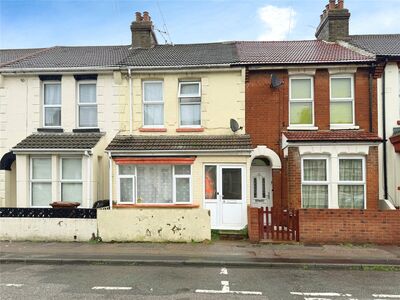 3 bedroom Mid Terrace House to rent