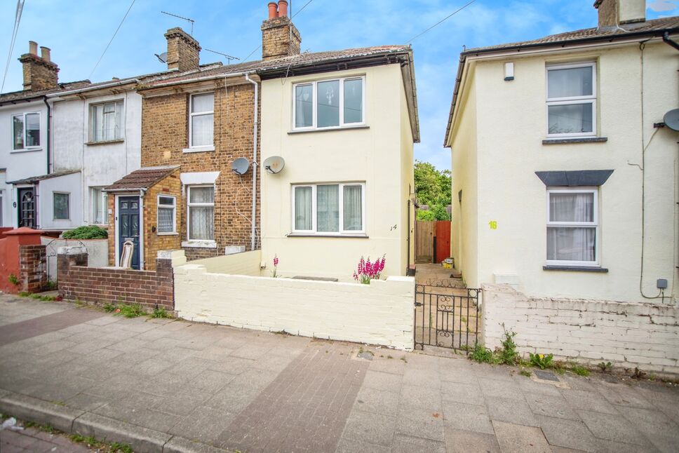 2 bedroom End Terrace House for sale, Trafalgar Street, Gillingham, ME7