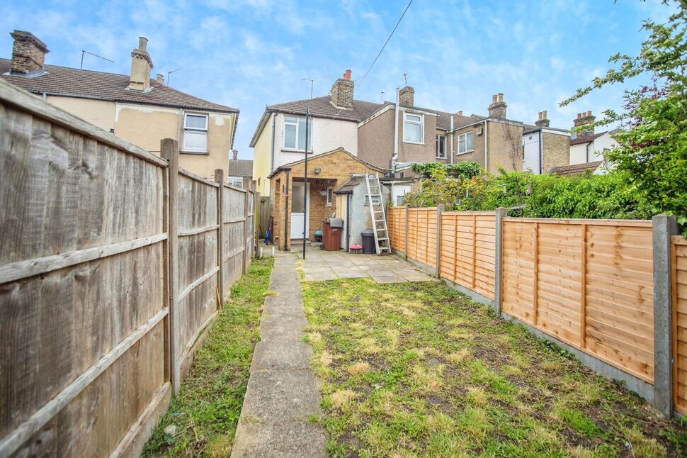 2 bedroom End Terrace House for sale, Trafalgar Street, Gillingham, ME7