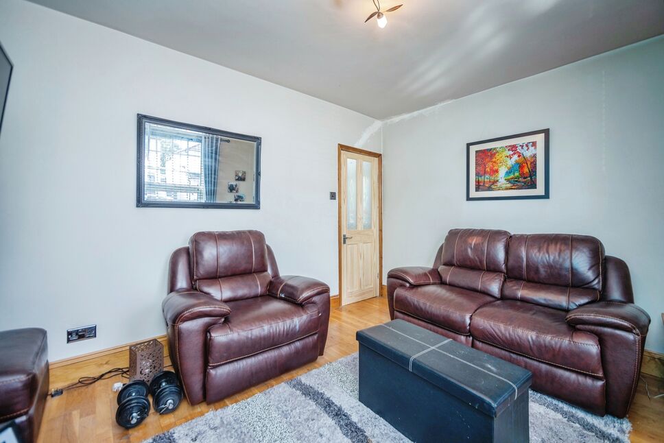 2 bedroom Semi Detached House for sale, Napier Road, Gillingham, ME7