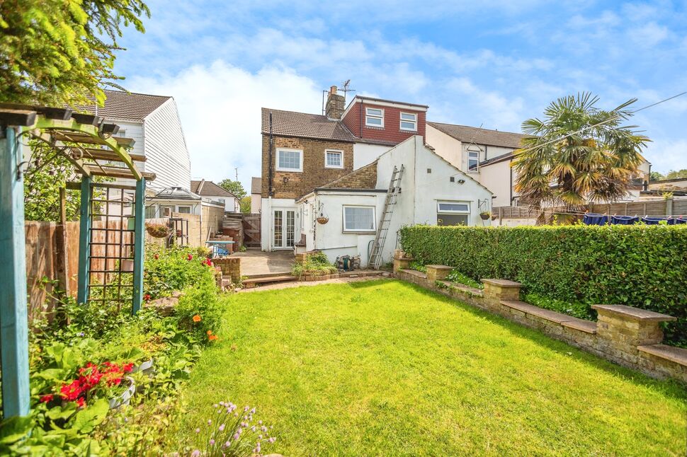 2 bedroom Semi Detached House for sale, Napier Road, Gillingham, ME7