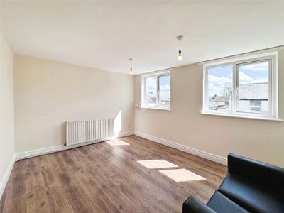 Canterbury Street, 2 bedroom  Flat to rent, £1,200 pcm