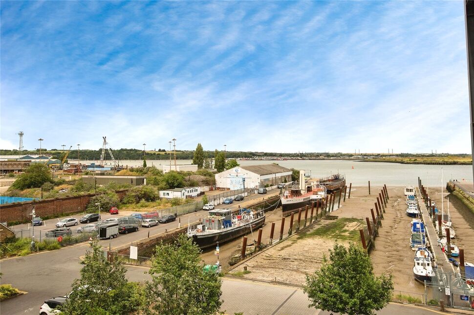 Main image of 1 bedroom Flat for sale, Ocean Drive, Gillingham, Kent, ME7