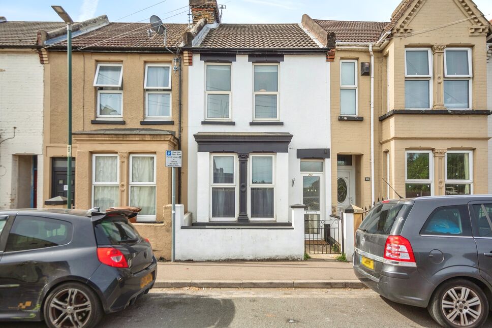 Main image of 3 bedroom Mid Terrace House for sale, Balmoral Road, Gillingham, Kent, ME7
