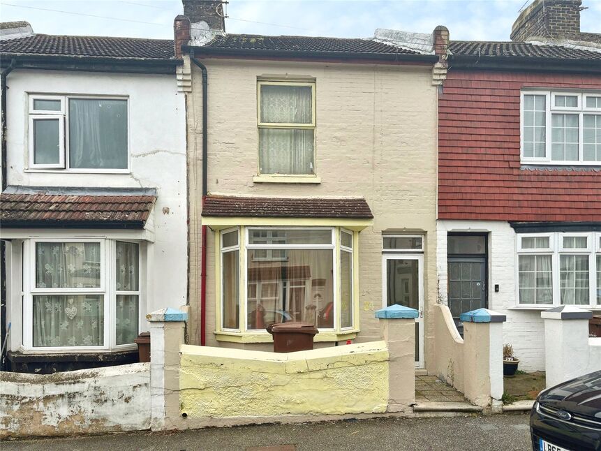 3 bedroom Mid Terrace House for sale, Cowper Road, Gillingham, ME7 £