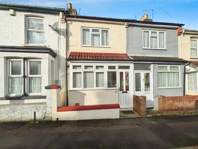 1 bedroom Mid Terrace Room to rent