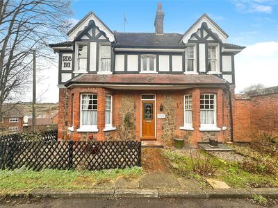 Pear Tree Lane, 2 bedroom Detached House for sale, £465,000