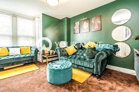 Balmoral Road, 3 bedroom  Flat to rent, £1,400 pcm