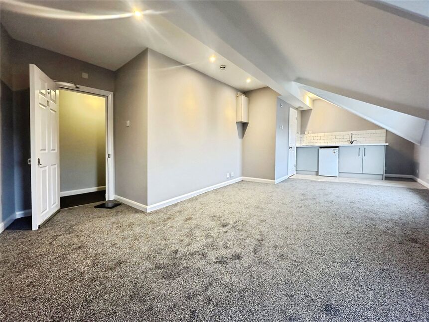 1 bedroom  Room to rent