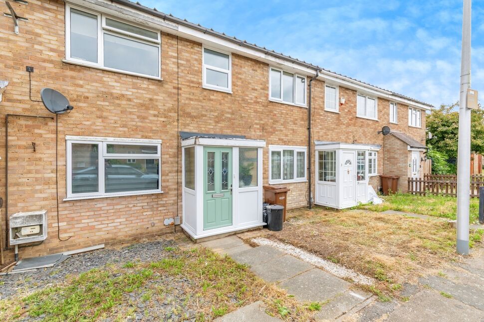 3 bedroom Mid Terrace House for sale