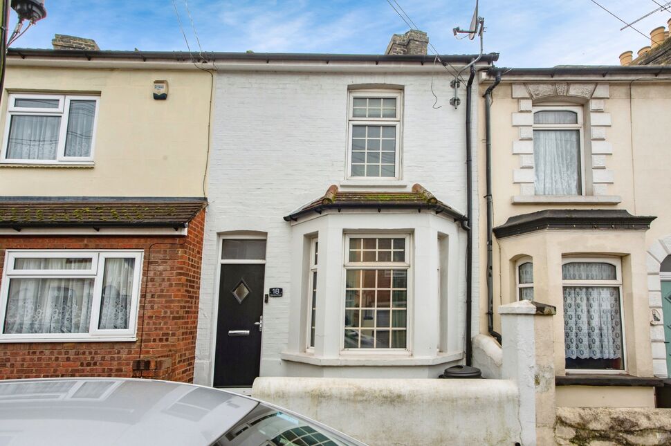 Main image of 3 bedroom House for sale, Seaview Road, Gillingham, Kent, ME7