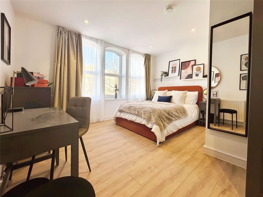 Main image of 1 bedroom  Room to rent, High Street, Gillingham, Kent, ME7