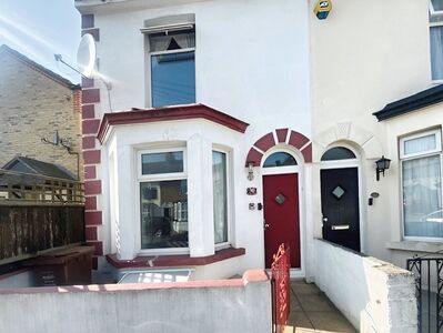 3 bedroom End Terrace House to rent