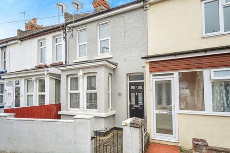3 bedroom Mid Terrace House for sale
