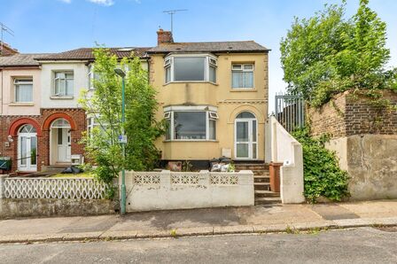 3 bedroom End Terrace House for sale