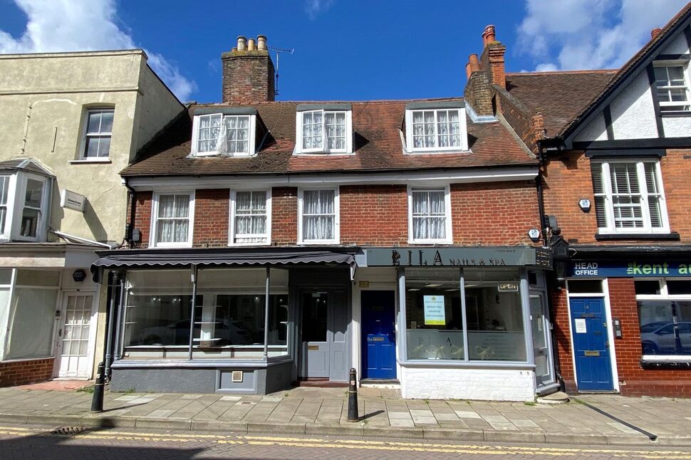 Main image of 1 bedroom Room to rent, High Street, Brompton, Kent, ME7