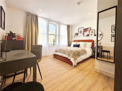1 bedroom  Room to rent