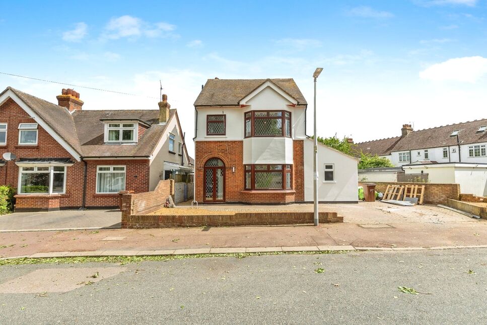 Main image of 4 bedroom Detached House to rent, Hunters Way West, Chatham, Kent, ME5