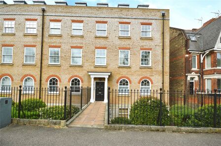 2 bedroom  Flat to rent