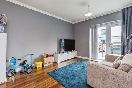 1 bedroom  Flat for sale