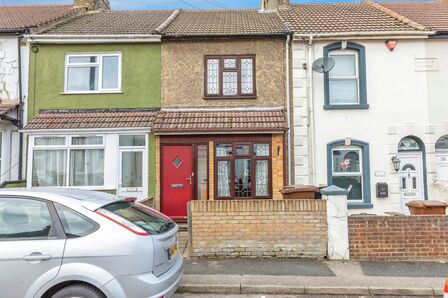 3 bedroom Mid Terrace House for sale