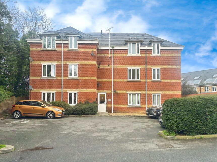 Main image of 2 bedroom Flat to rent, Trafalgar Street, Gillingham, Kent, ME7