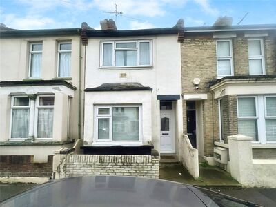 3 bedroom Mid Terrace House to rent
