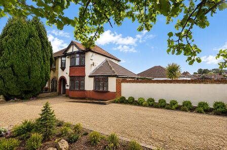 City Way, 4 bedroom Semi Detached House to rent, &pound;2,000 pcm