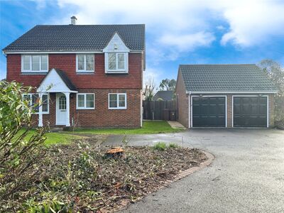 Brasted Court, 4 bedroom Detached House to rent, &pound;2,400 pcm