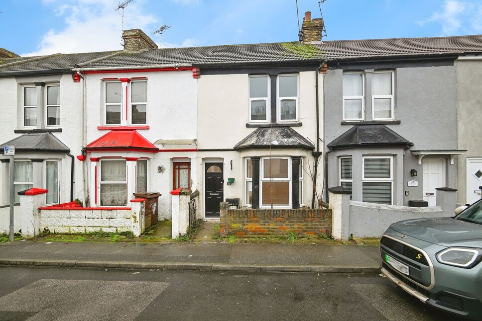 Main image of 3 bedroom Mid Terrace House for sale, Garfield Road, Gillingham, Kent, ME7