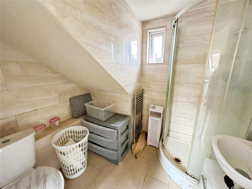 Main image of 1 bedroom Flat to rent, Richmond Road, Gillingham, Kent, ME7