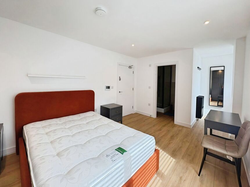 Main image of 1 bedroom Property to rent, High Street, Gillingham, Kent, ME7