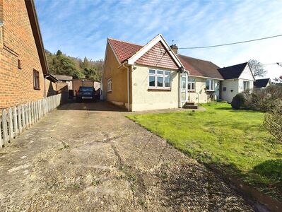 Bush Road, 3 bedroom Semi Detached House to rent, &pound;1,600 pcm