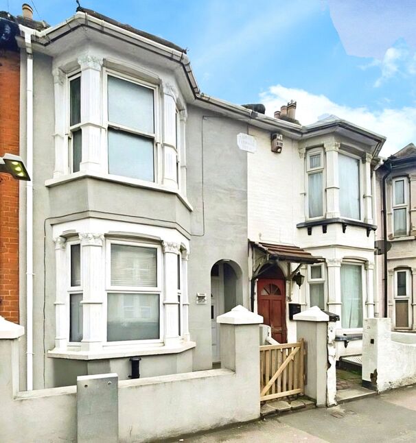 Main image of 3 bedroom Mid Terrace House to rent, Rainham Road, Gillingham, Kent, ME7