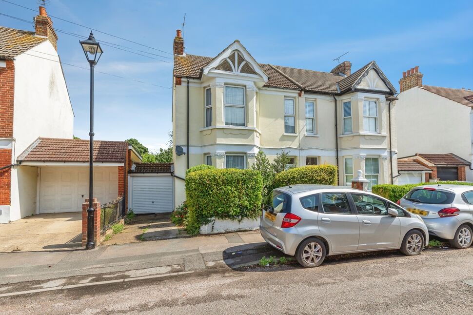 4 bedroom Semi Detached House for sale