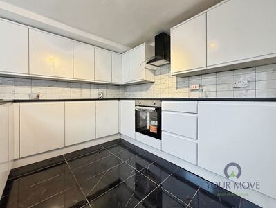 2 bedroom Mid Terrace House for sale